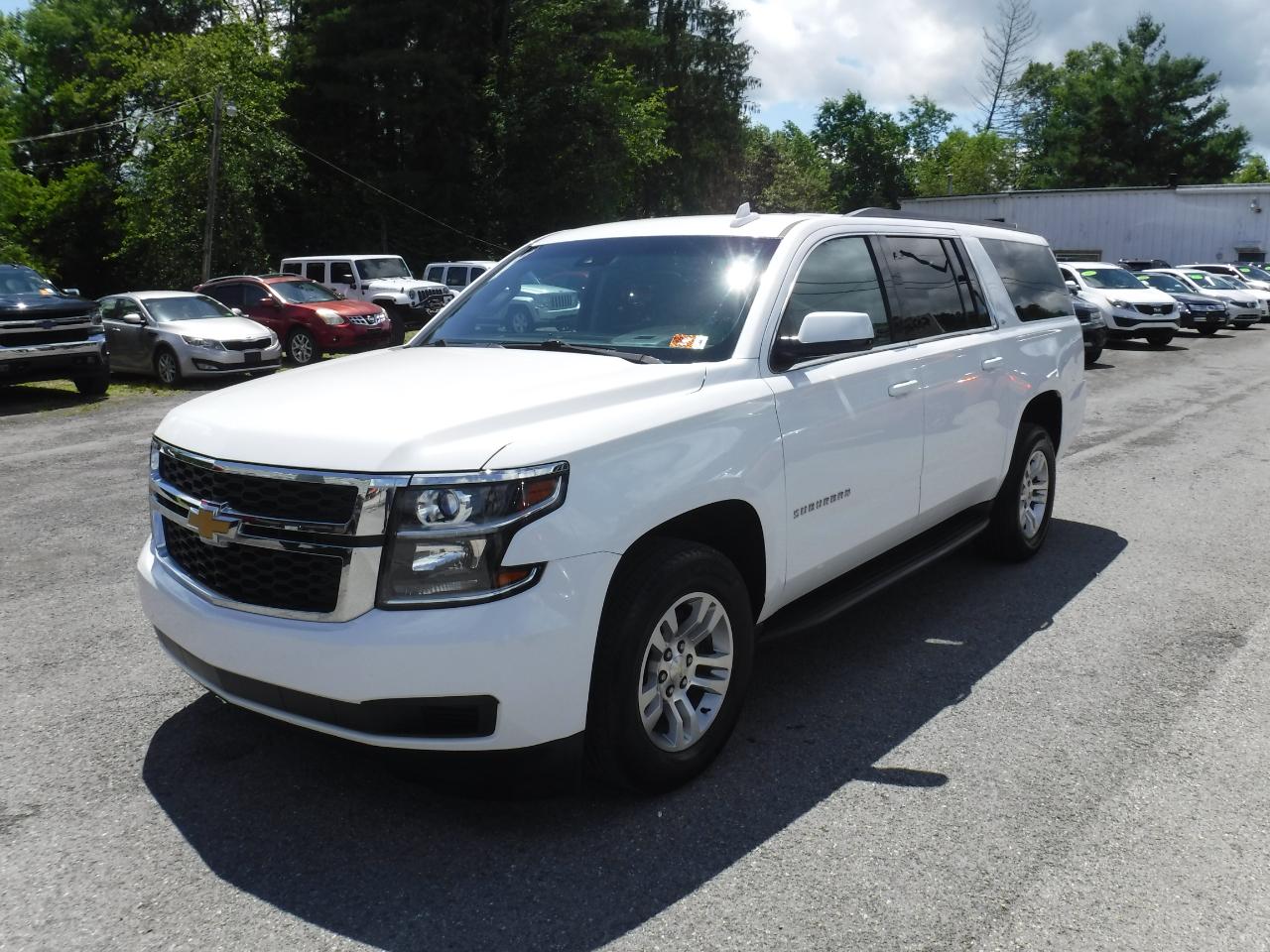 Chevrolet Suburban 4WD 4dr 1500 LT 2017