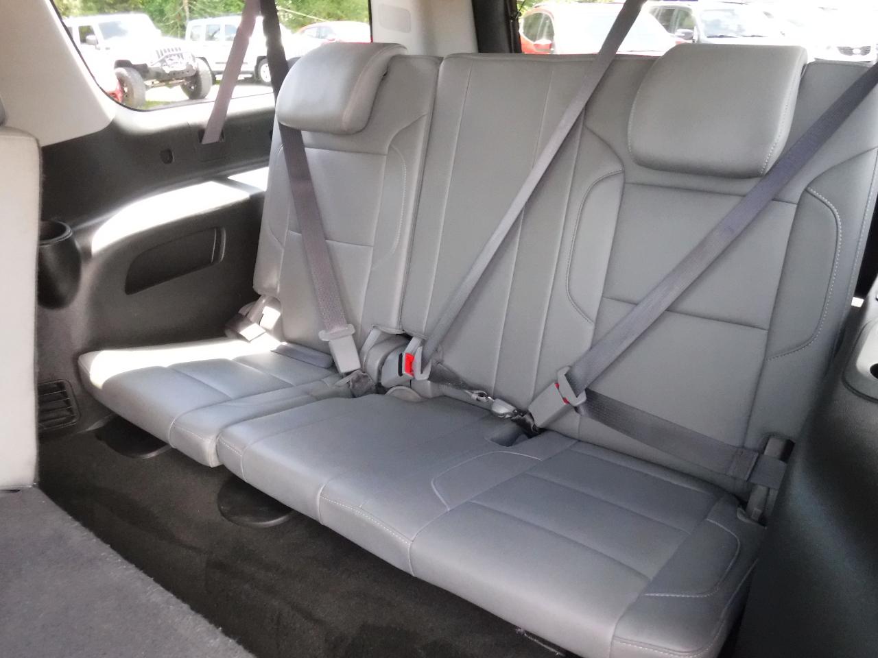 Chevrolet Suburban 4WD 4dr 1500 LT 2017