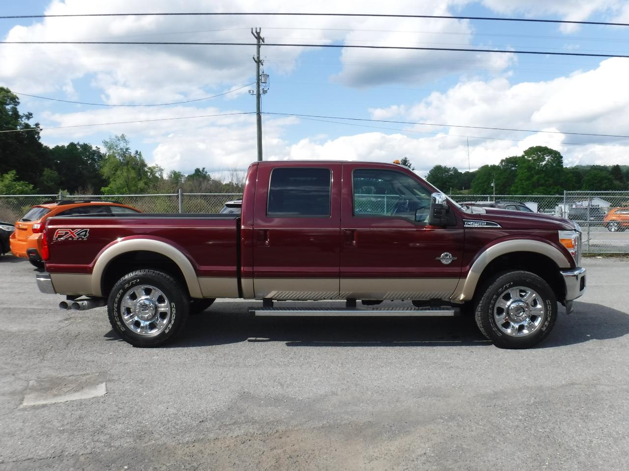 Ford Super Duty F-250 SRW 4WD Crew Cab 156" Lariat 2012