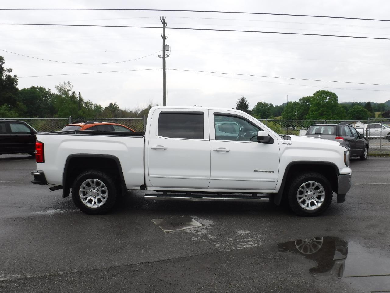 GMC Sierra 1500 4WD Crew Cab 143.5" SLE 2016