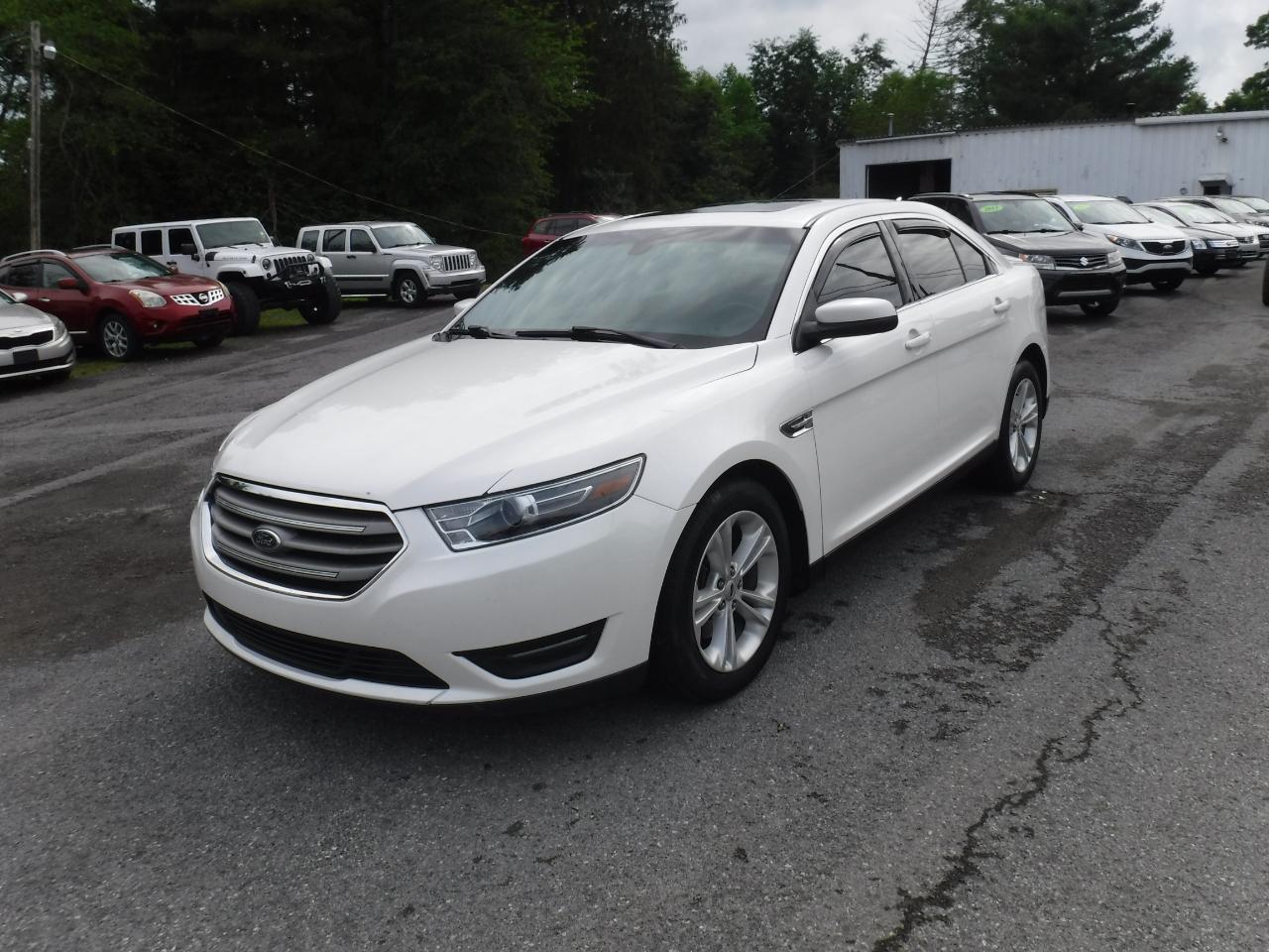 Ford Taurus 4dr Sdn SEL AWD 2016