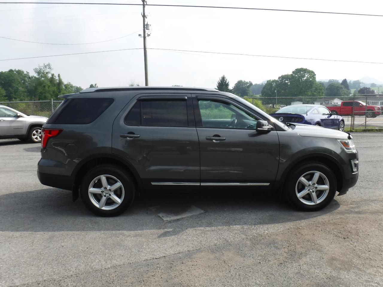 Ford Explorer 4WD 4dr XLT 2016