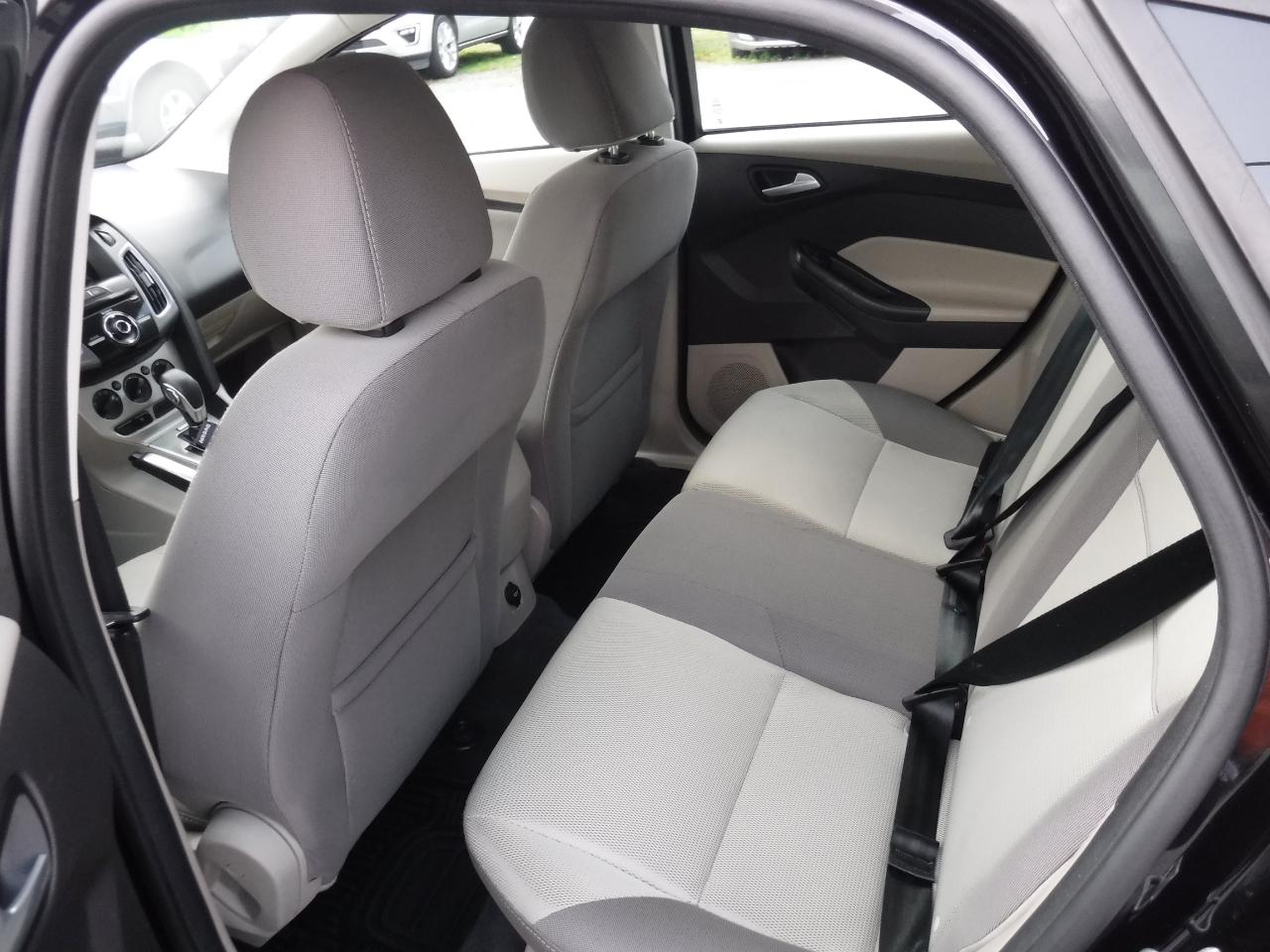 Ford Focus 5dr HB SE 2013