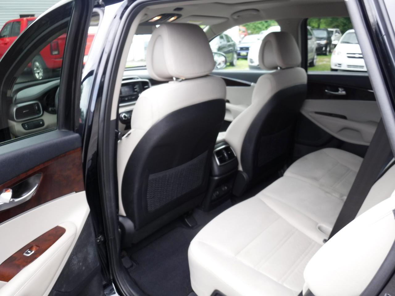 Kia Sorento AWD 4dr 3.3L LX 2016