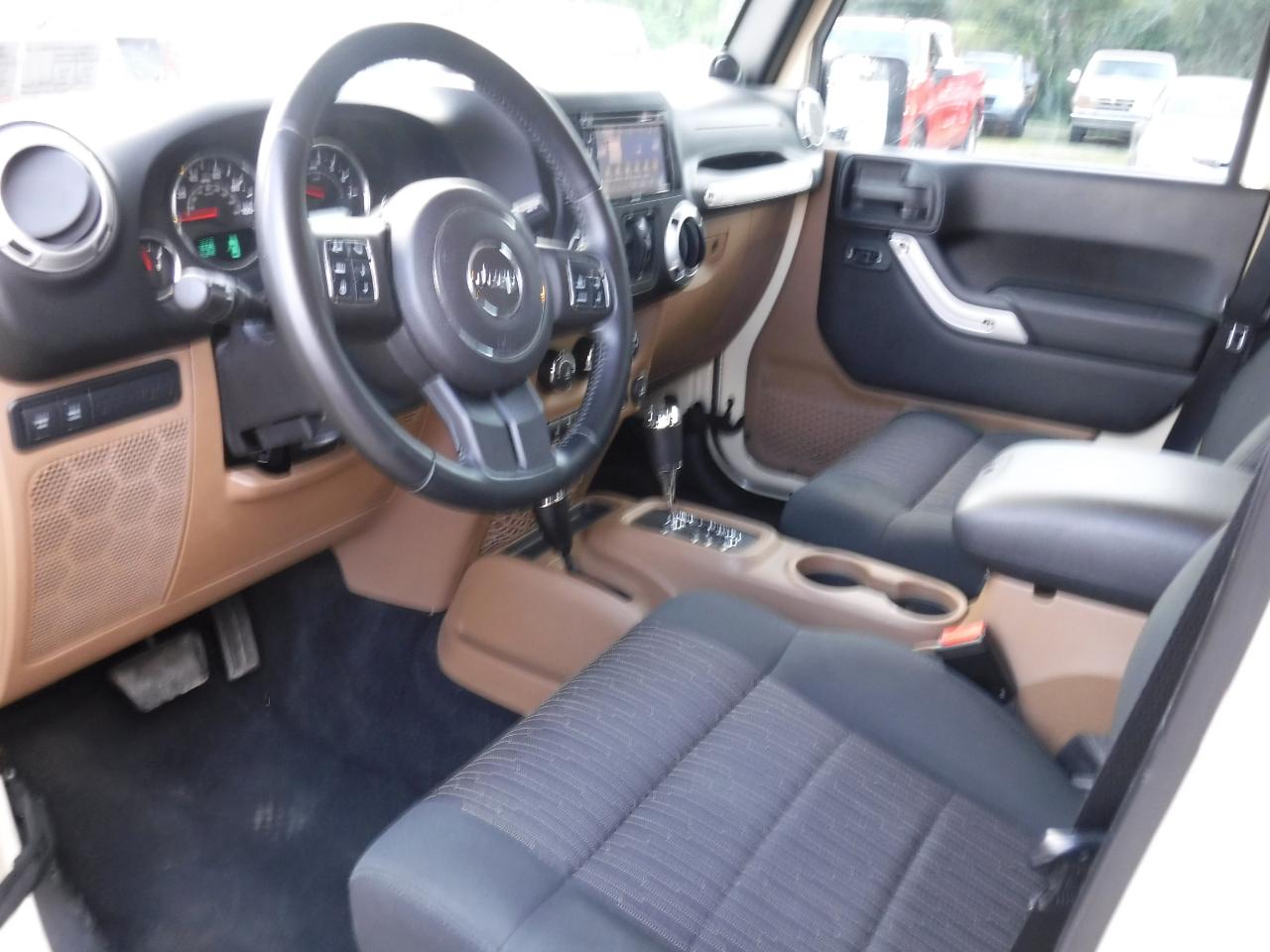 Jeep Wrangler Unlimited 4WD 4dr Rubicon 2012