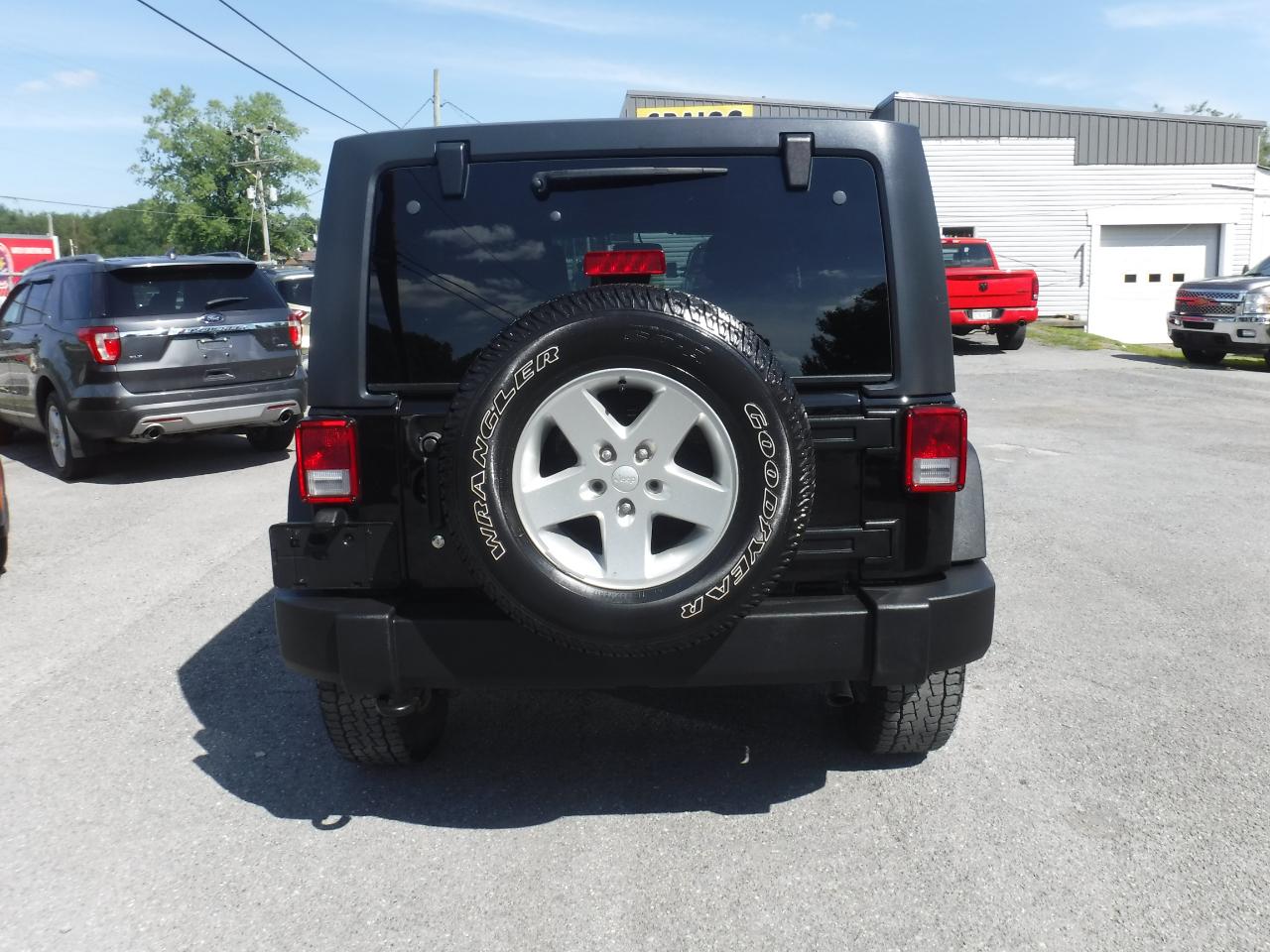 Jeep Wrangler Unlimited Sport 4x4 2017