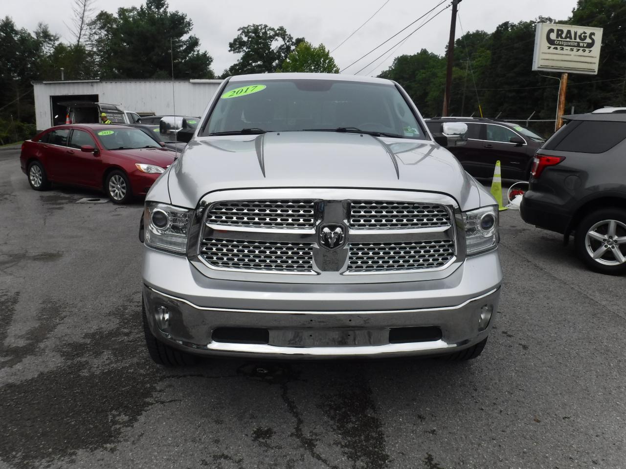 RAM 1500 Laramie 4x4 Crew Cab 5'7" Box 2017