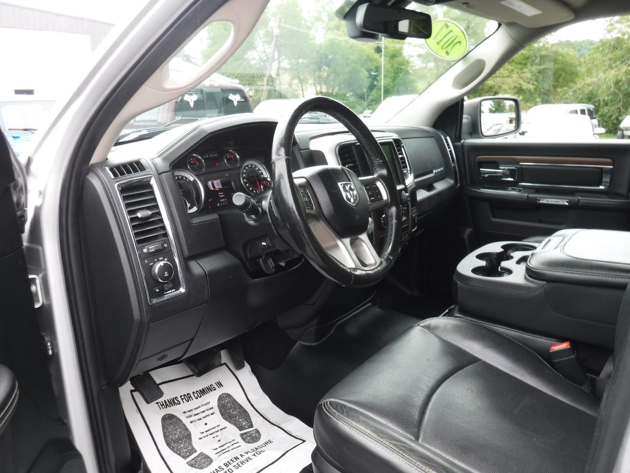 RAM 1500 Laramie 4x4 Crew Cab 5'7" Box 2017
