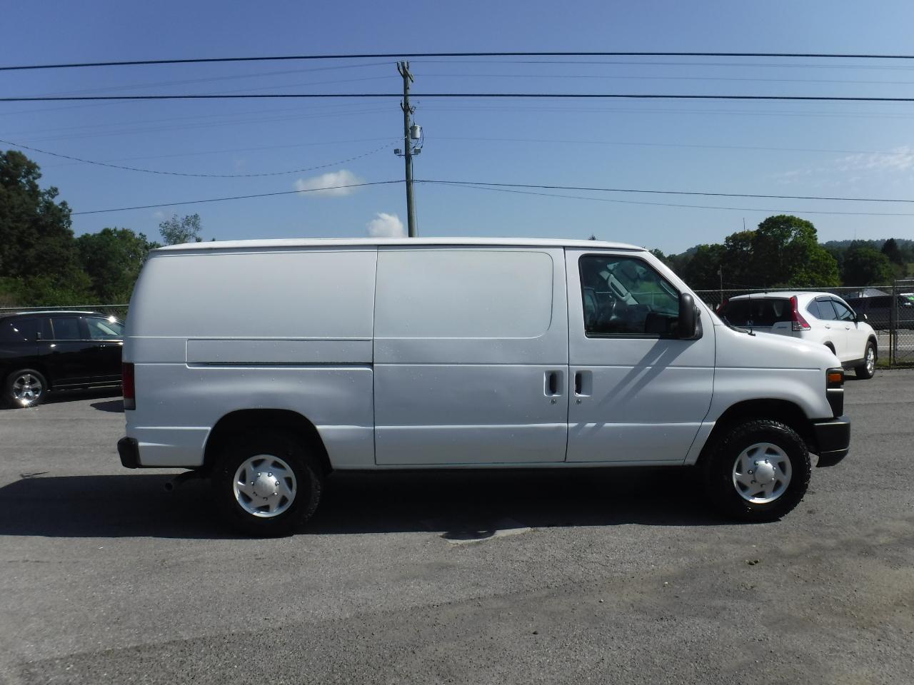 Ford Econoline Cargo Van E-250 Commercial 2009