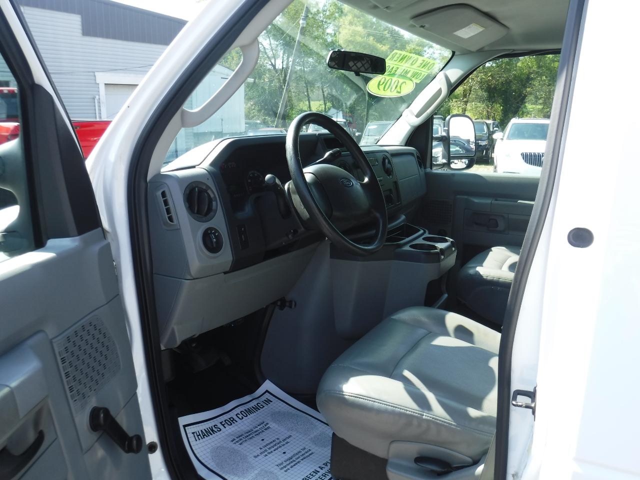 Ford Econoline Cargo Van E-250 Commercial 2009