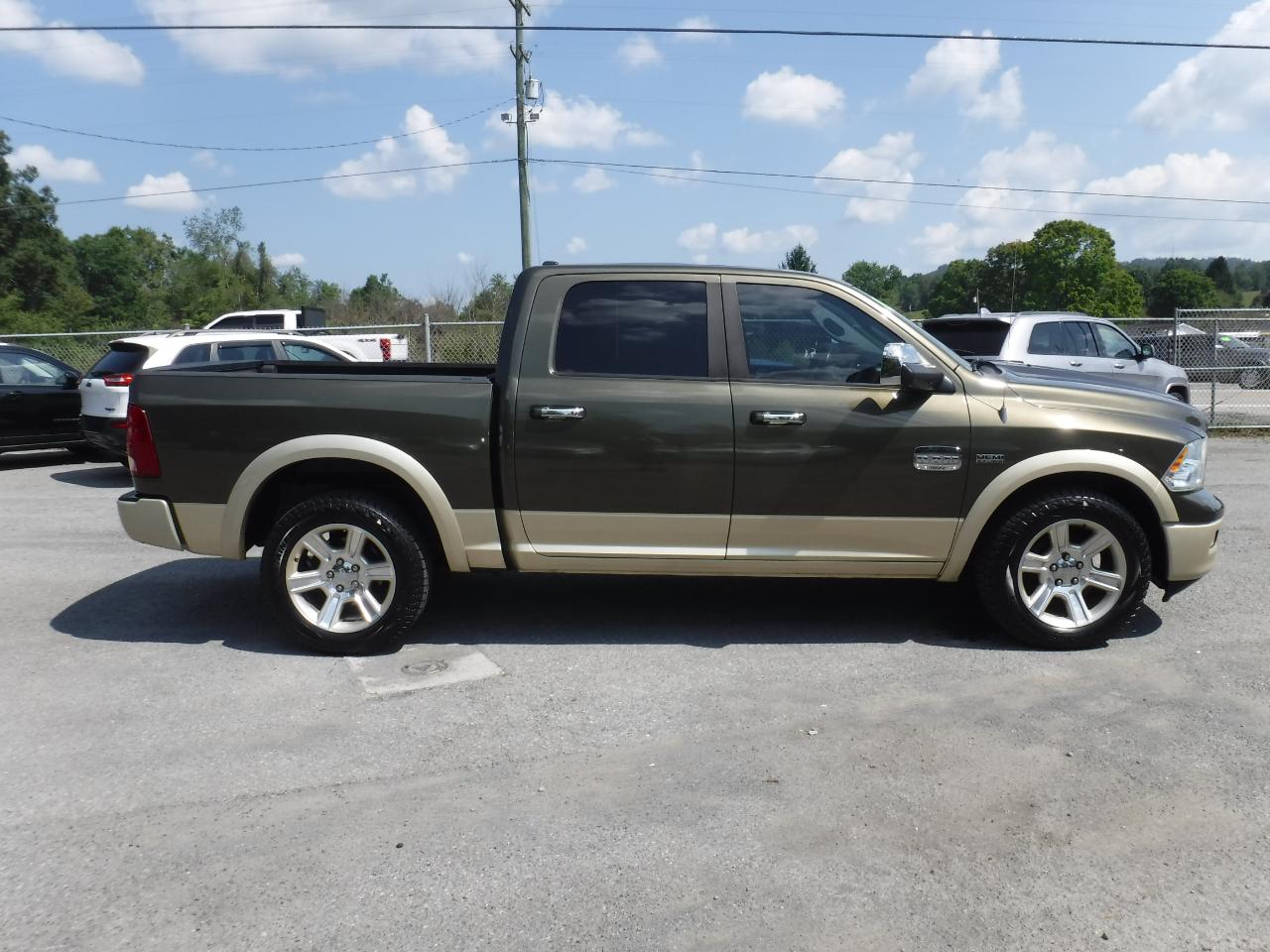 RAM 1500 4WD Crew Cab 140.5" Laramie Longhorn 2012