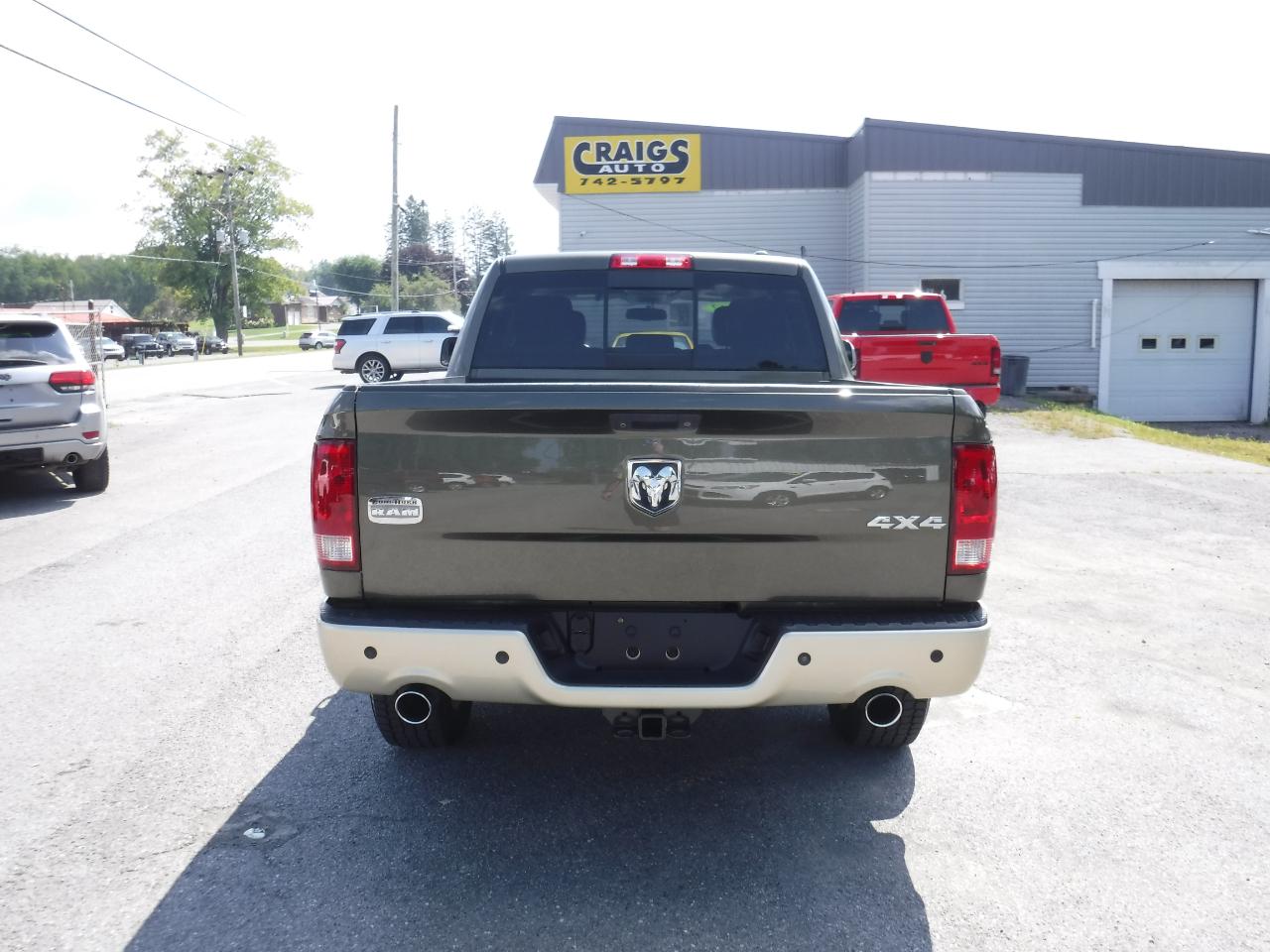 RAM 1500 4WD Crew Cab 140.5" Laramie Longhorn 2012