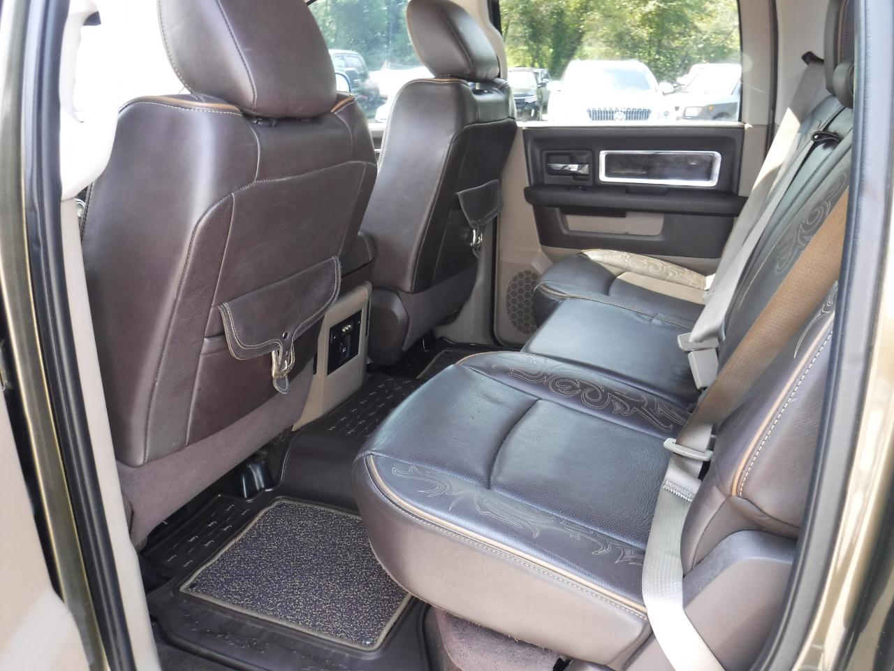 RAM 1500 4WD Crew Cab 140.5" Laramie Longhorn 2012