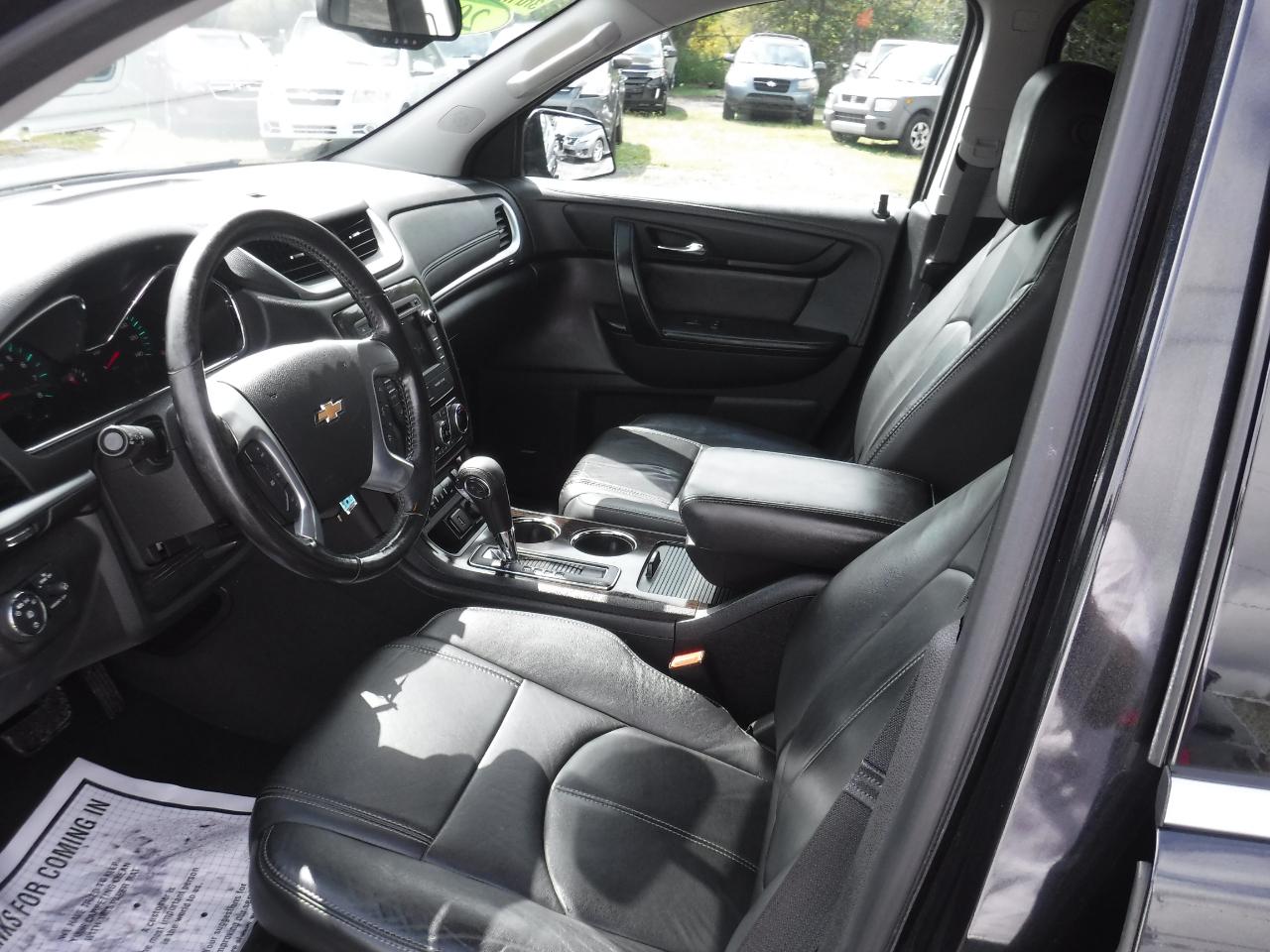Chevrolet Traverse AWD 4dr LT w/2LT 2015