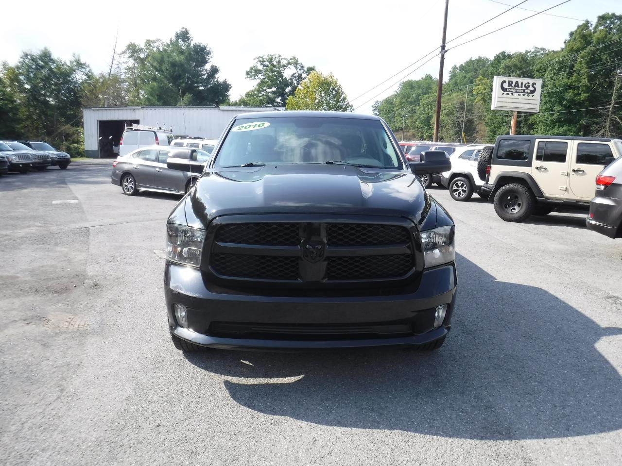 RAM 1500 4WD Quad Cab 140.5" Express 2016