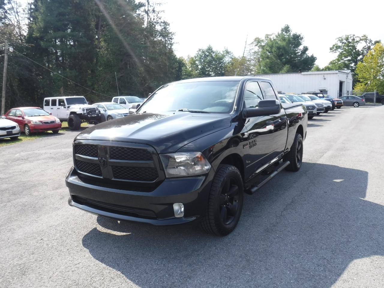 RAM 1500 4WD Quad Cab 140.5" Express 2016
