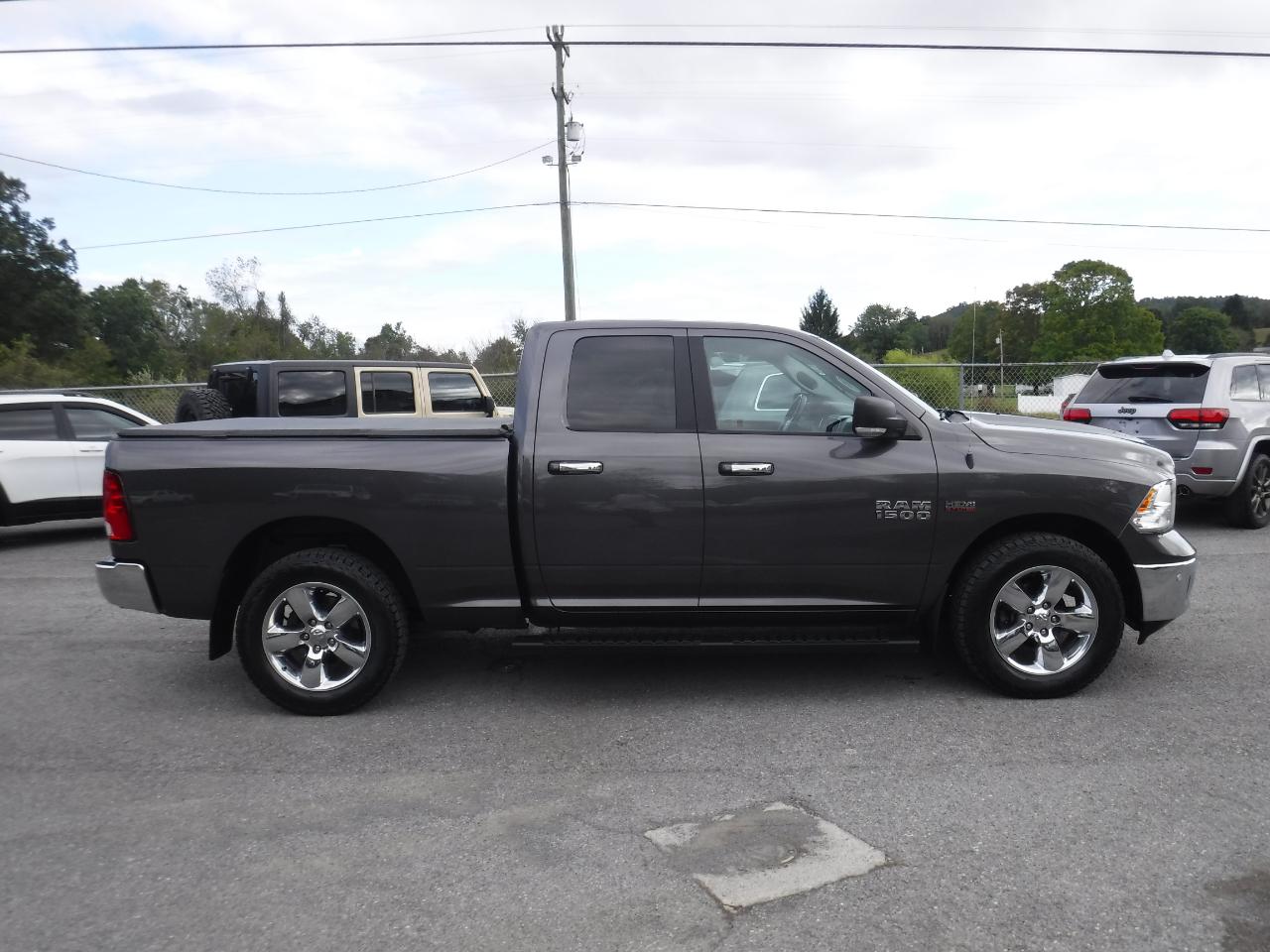 RAM 1500 Big Horn 4x4 Quad Cab 6'4" Box 2017