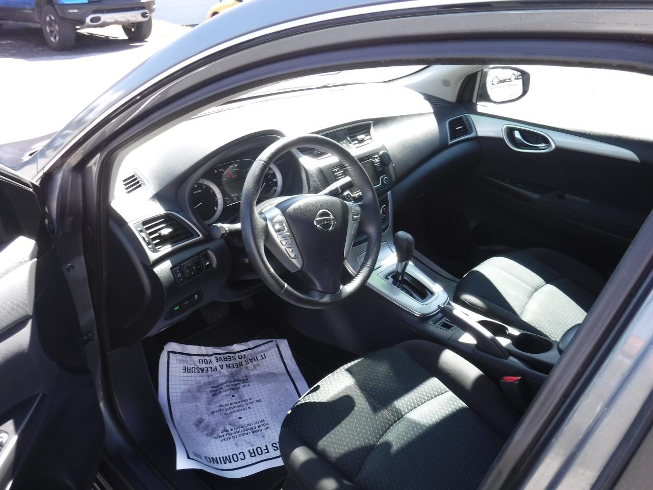 Nissan Sentra 4dr Sdn I4 CVT SR 2015