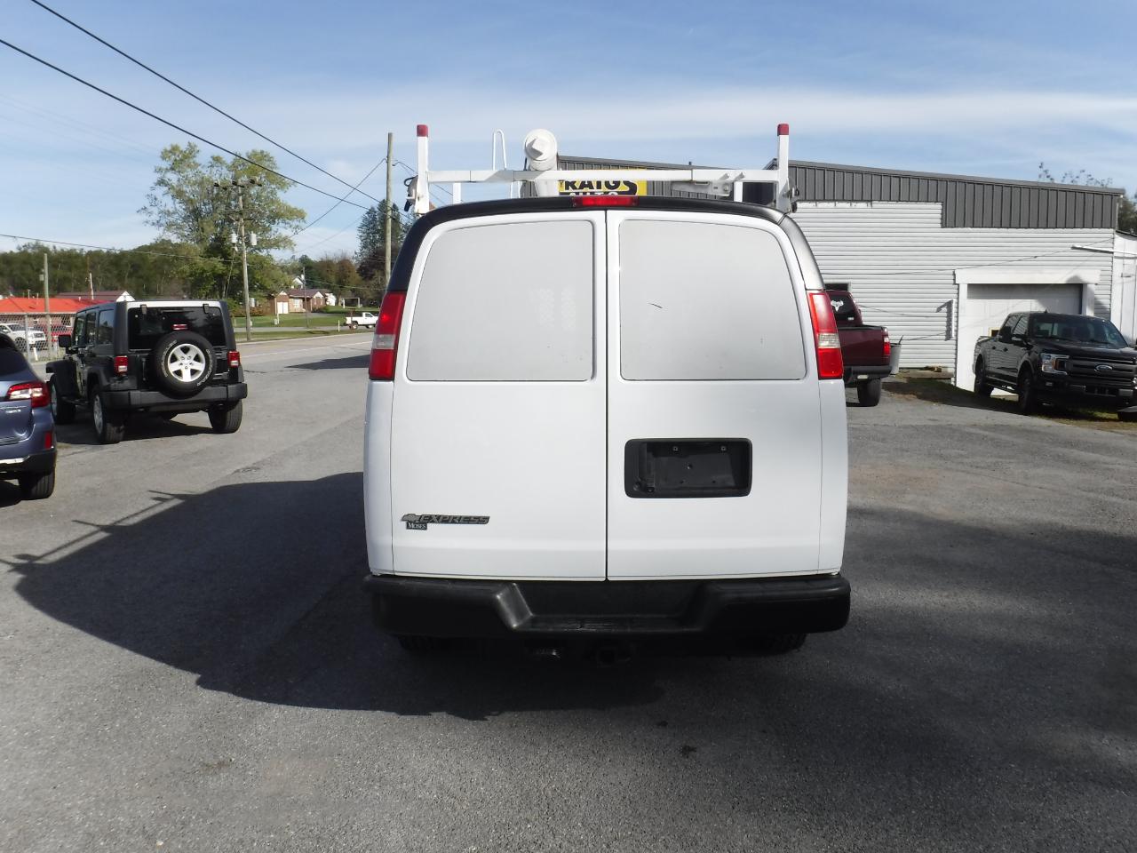 Chevrolet Express Cargo Van RWD 2500 135" 2018