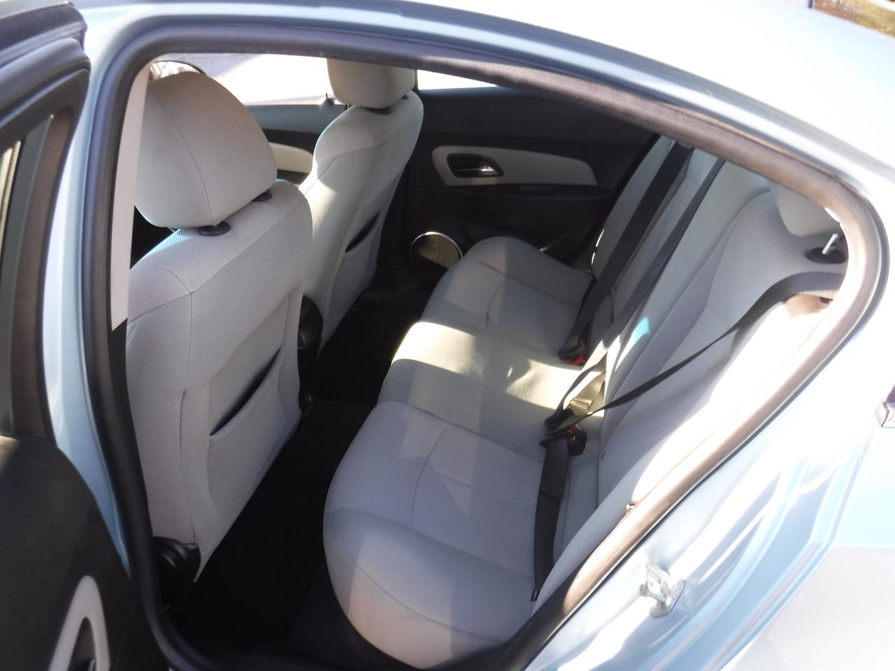Chevrolet Cruze 4dr Sdn ECO w/1XF 2011