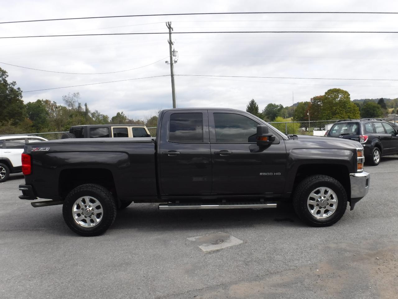 Chevrolet Silverado 2500HD 4WD Double Cab 144.2" LT 2015