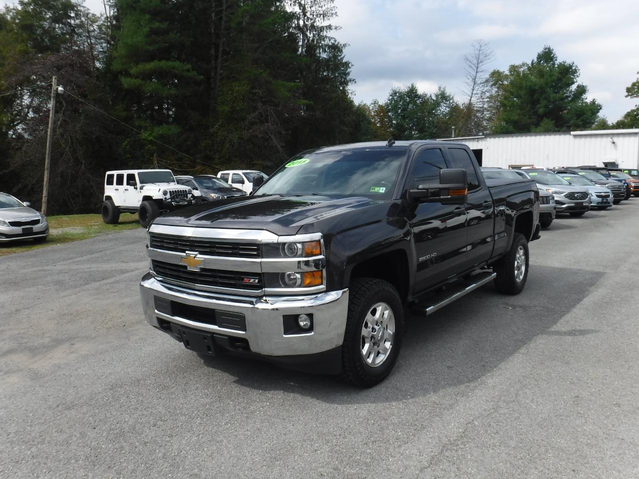 Chevrolet Silverado 2500HD 4WD Double Cab 144.2" LT 2015