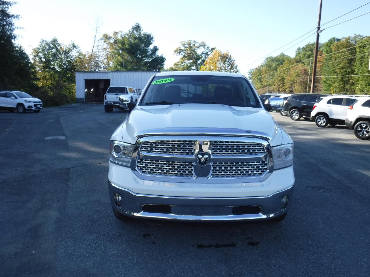 RAM 1500 4WD Crew Cab 140.5" Laramie 2013