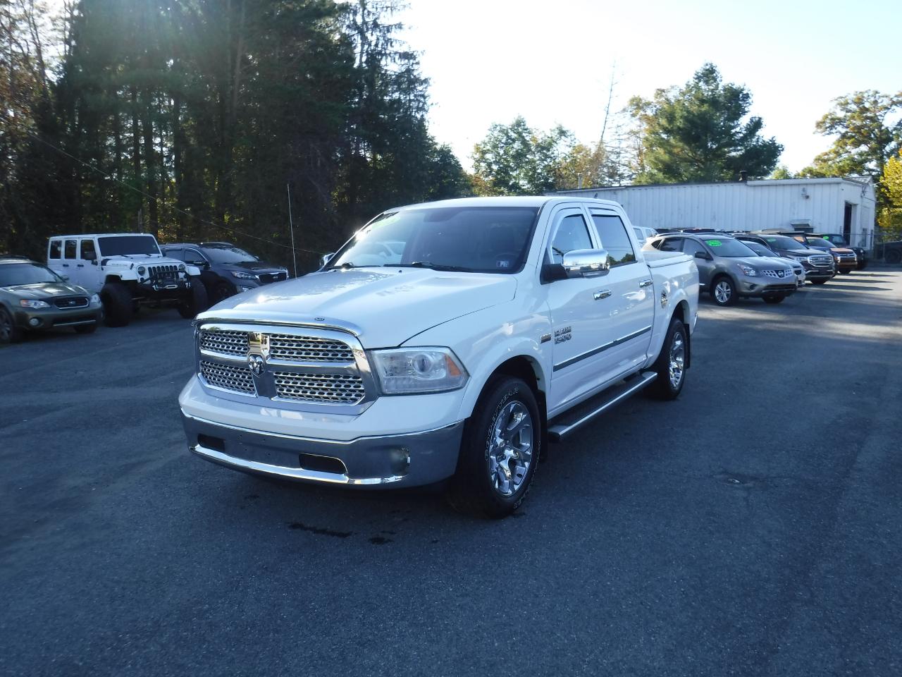 RAM 1500 4WD Crew Cab 140.5" Laramie 2013