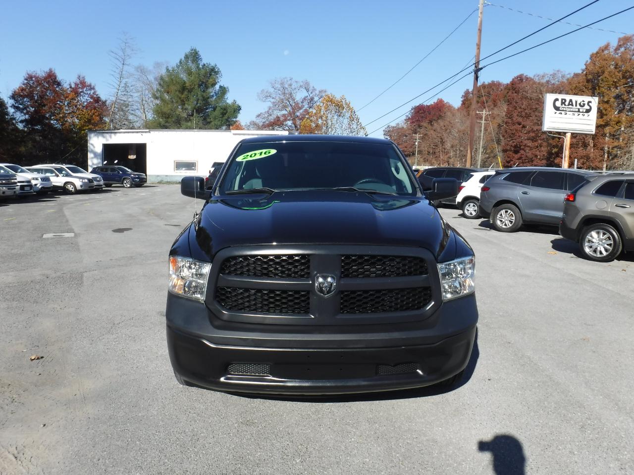 RAM 1500 4WD Quad Cab 140.5" Tradesman 2016