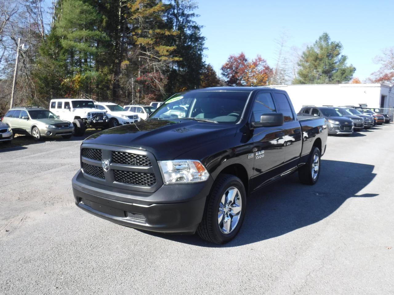 RAM 1500 4WD Quad Cab 140.5" Tradesman 2016