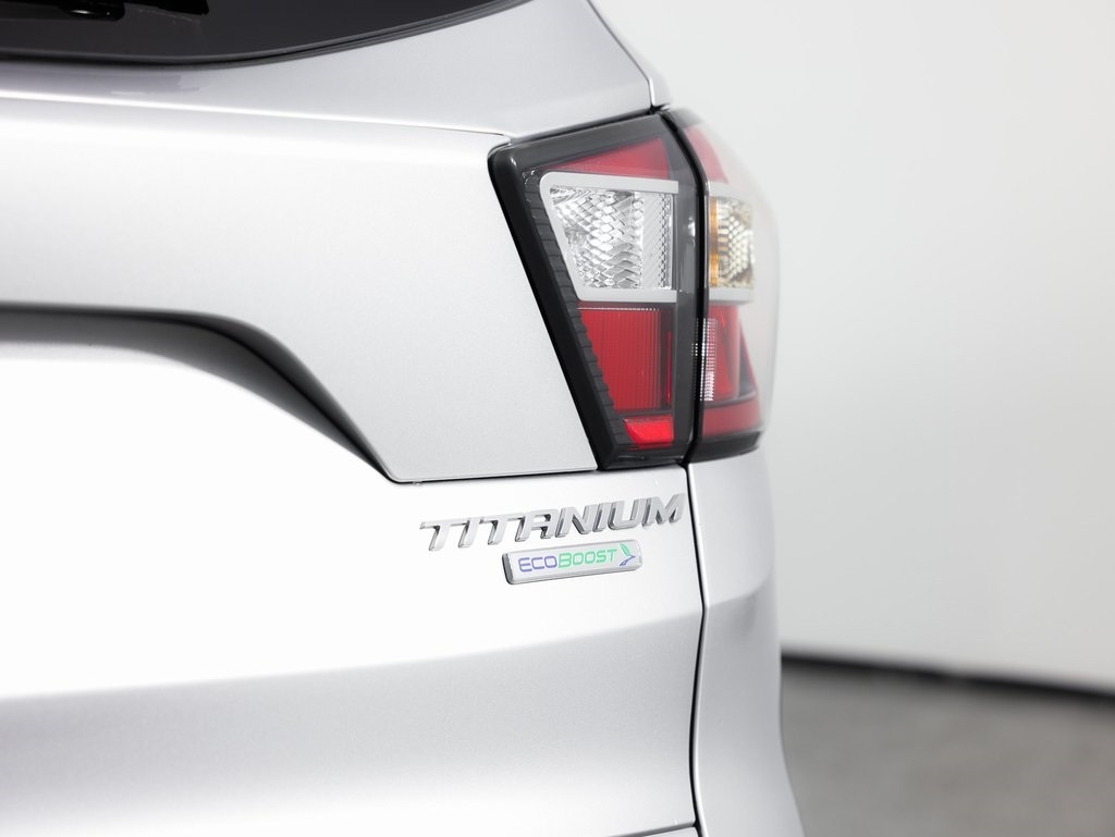 Ford Escape Titanium FWD 2017 Ford Escape Titanium FWD 2017