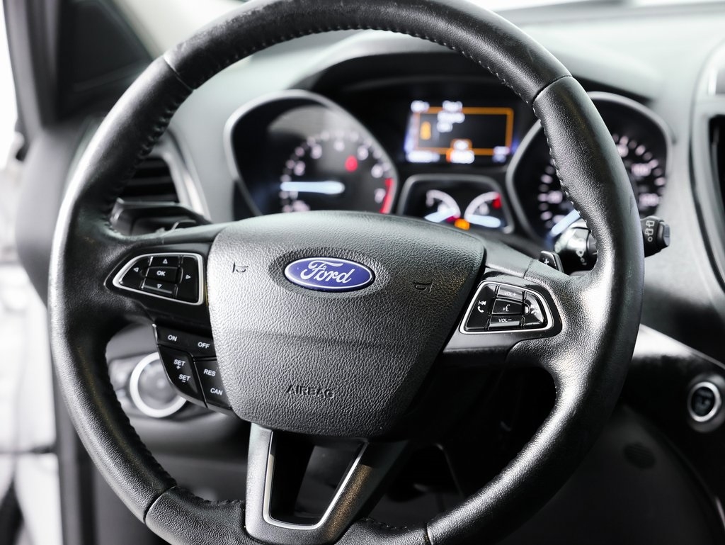 Ford Escape Titanium FWD 2017 Ford Escape Titanium FWD 2017