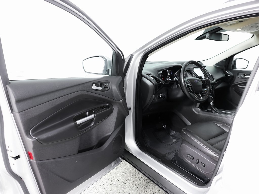 Ford Escape Titanium FWD 2017 Ford Escape Titanium FWD 2017