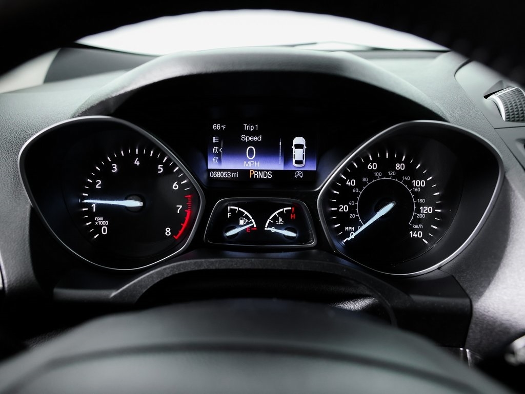 Ford Escape Titanium FWD 2017 Ford Escape Titanium FWD 2017