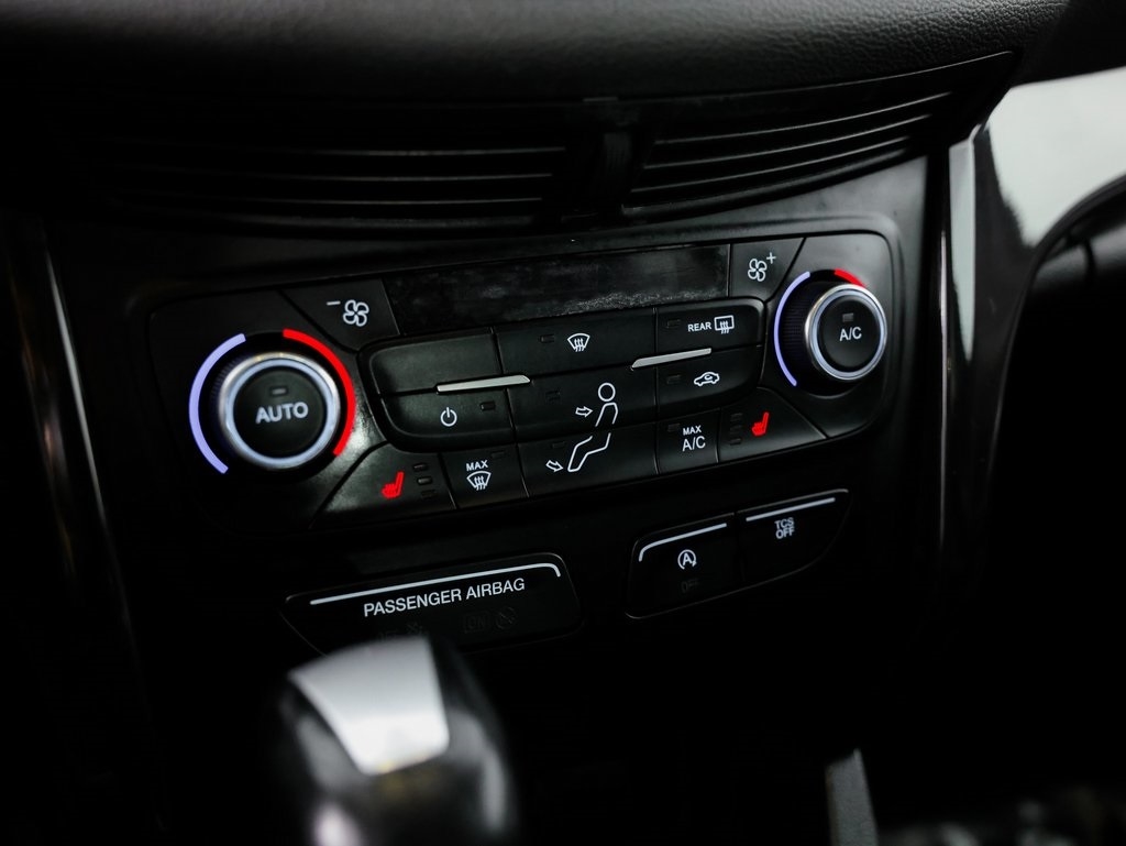 Ford Escape Titanium FWD 2017 Ford Escape Titanium FWD 2017