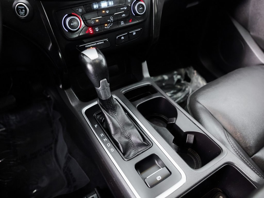 Ford Escape Titanium FWD 2017 Ford Escape Titanium FWD 2017