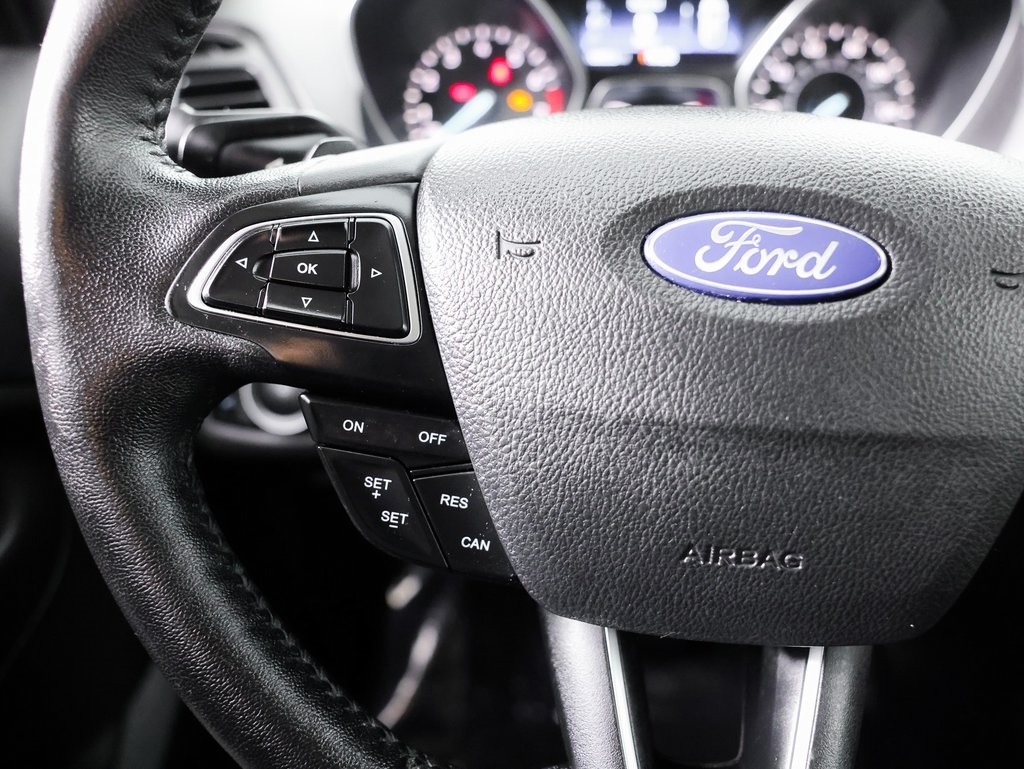 Ford Escape Titanium FWD 2017 Ford Escape Titanium FWD 2017