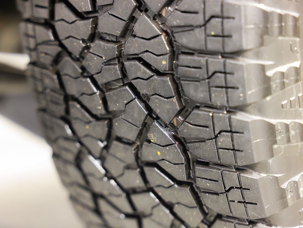 GMC Yukon XL 4WD 4dr AT4 2023