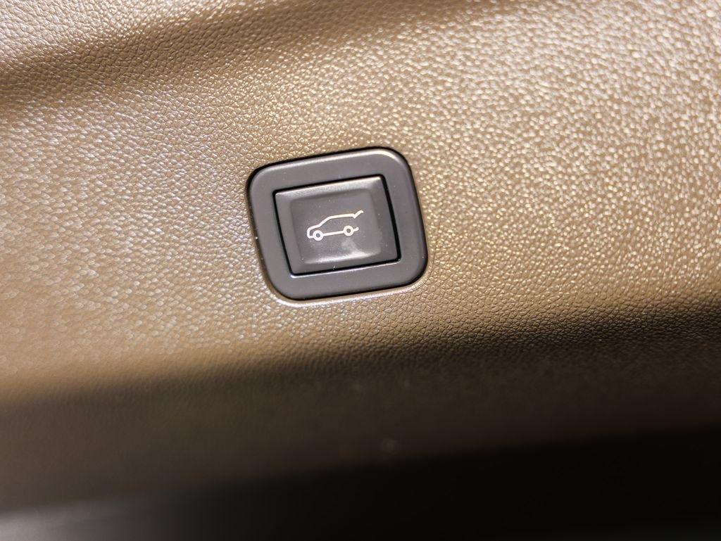 GMC Yukon XL 4WD 4dr Elevation 2025