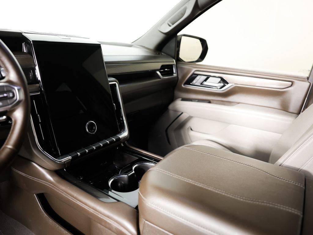 GMC Yukon XL 4WD 4dr Elevation 2025