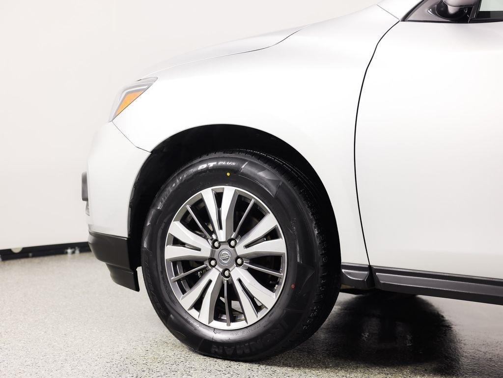 Nissan Pathfinder FWD SV 2019