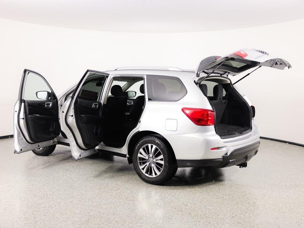 Nissan Pathfinder FWD SV 2019