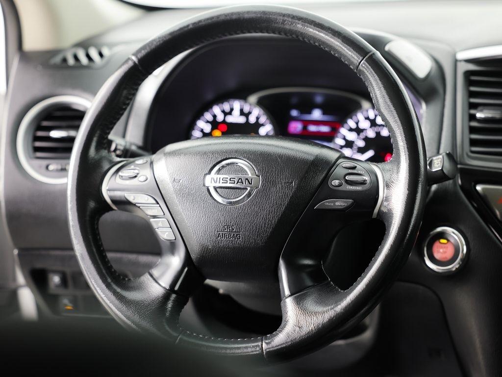 Nissan Pathfinder FWD SV 2019