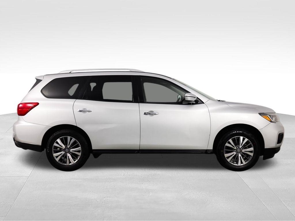 Nissan Pathfinder FWD SV 2019