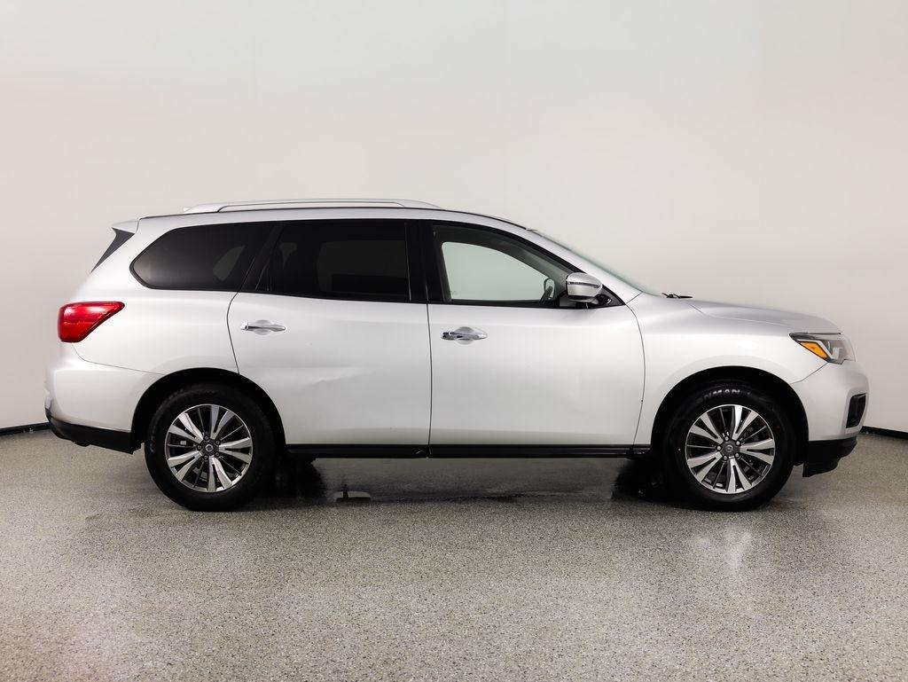 Nissan Pathfinder FWD SV 2019