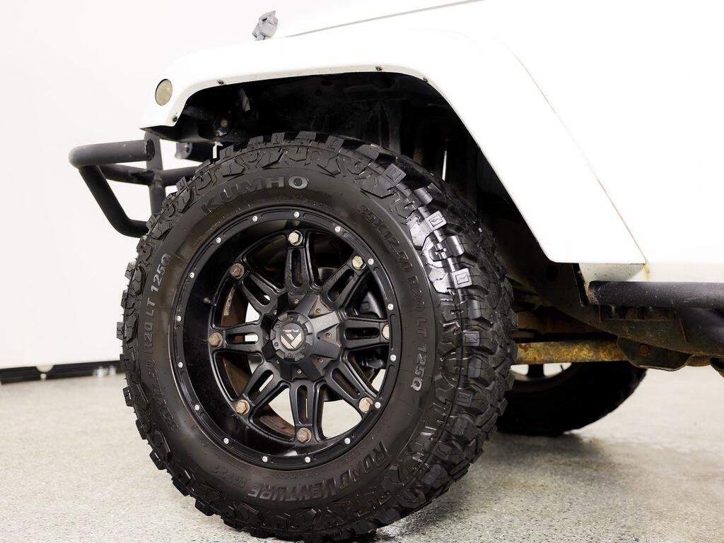 Jeep Wrangler Unlimited 4WD 4dr Sahara 2012