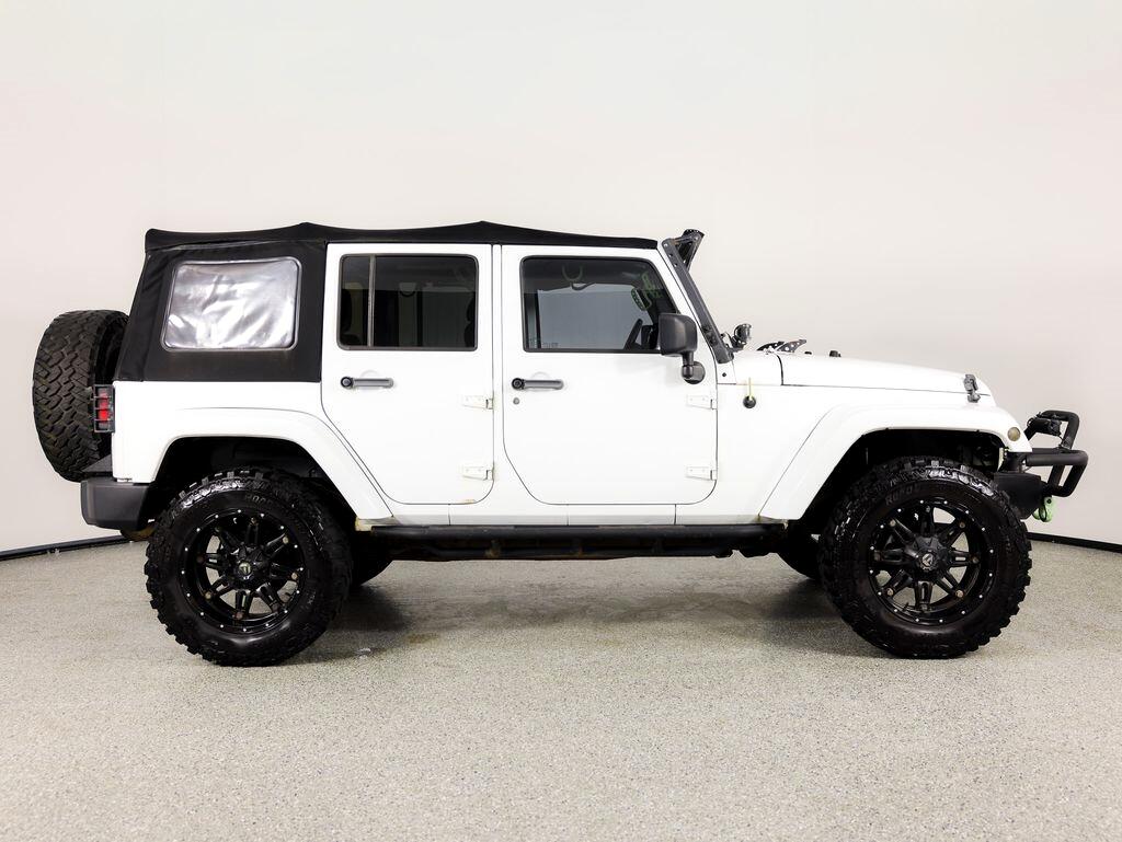Jeep Wrangler Unlimited 4WD 4dr Sahara 2012