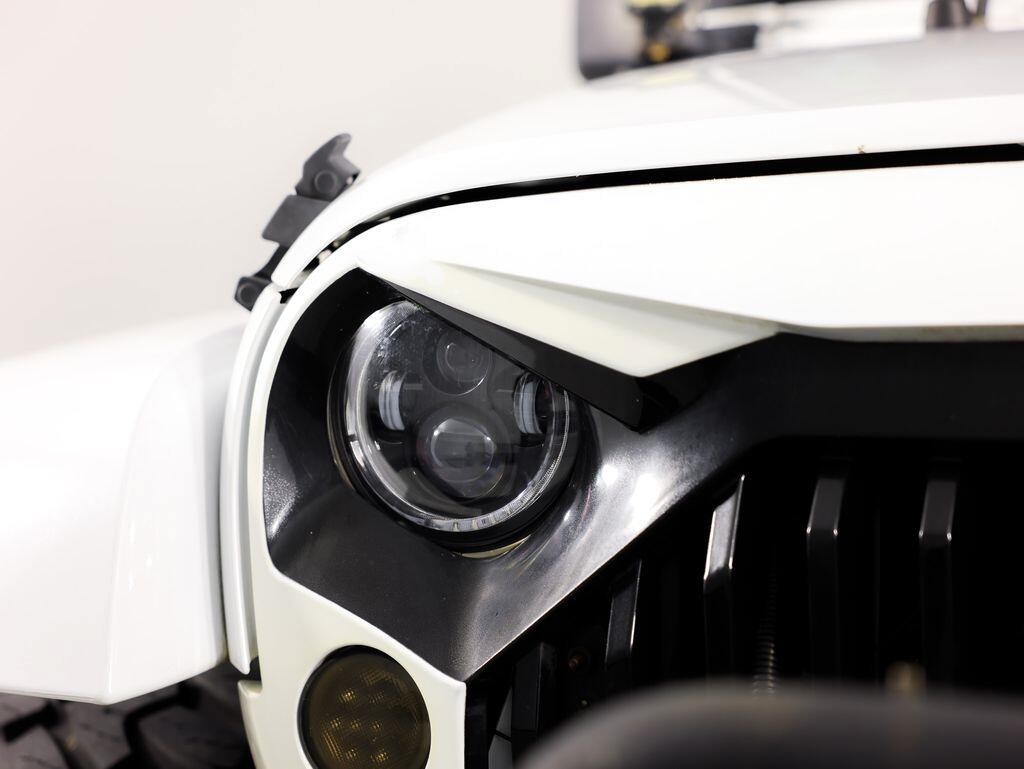 Jeep Wrangler Unlimited 4WD 4dr Sahara 2012