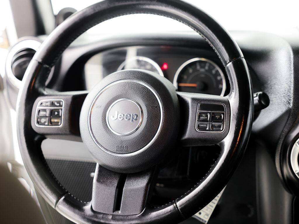 Jeep Wrangler Unlimited 4WD 4dr Sahara 2012