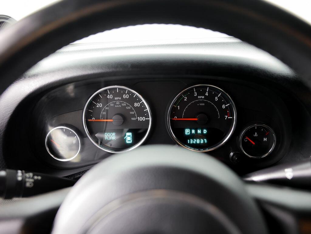 Jeep Wrangler Unlimited 4WD 4dr Sahara 2012